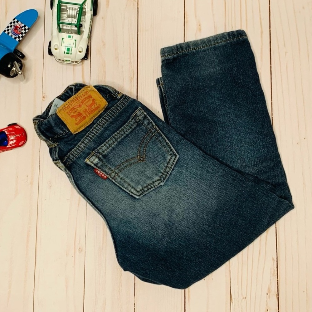 Distressed Levi’s 511 Knit Jeans 👖